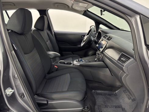 Used 2025 Nissan Leaf S image 14