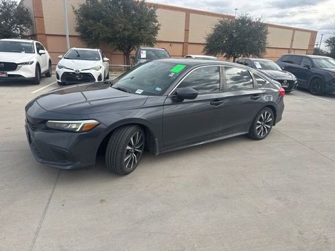 Used 2022 Honda Civic EX image 6