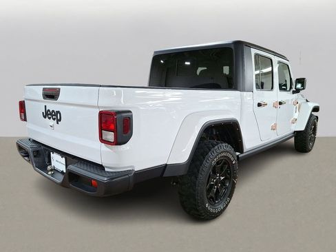 Used 2022 Jeep Gladiator Willys image 4