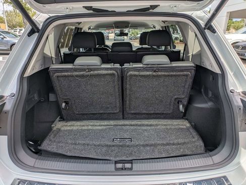 Used 2023 Volkswagen Tiguan SE FWD image 13