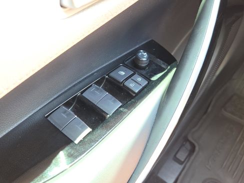 Used 2025 Toyota Corolla XSE FWD image 18