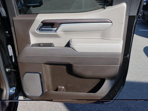 Used 2025 GMC Sierra 1500 SLT AWD/4WD image 32