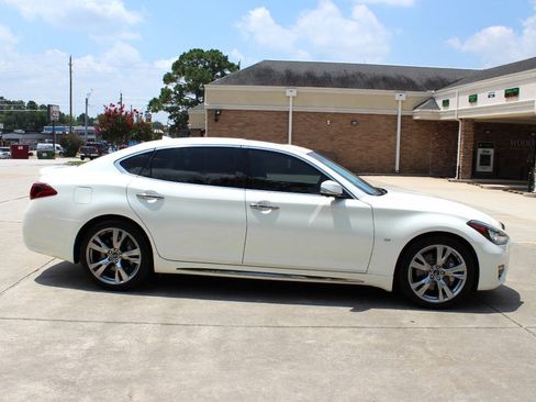 Used 2018 INFINITI Q70 L 3.7 RWD image 1