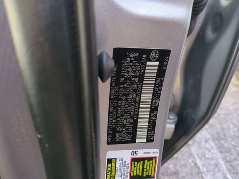 Certified 2021 Toyota Camry LE image 29