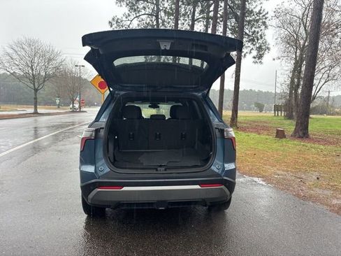 Used 2025 Chevrolet Equinox LT image 18