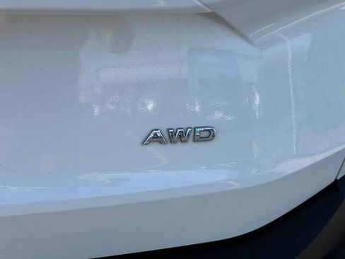 Used 2023 Nissan Rogue S image 4