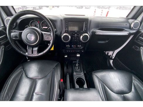 Used 2017 Jeep Wrangler Unlimited Sahara w/ LED Lighting Group image 15