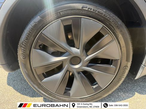 Used 2024 Tesla Model Y Long Range AWD/4WD image 27