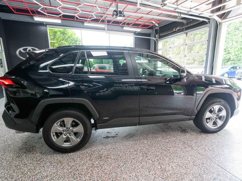 Certified 2025 Toyota RAV4 XLE AWD/4WD image 5