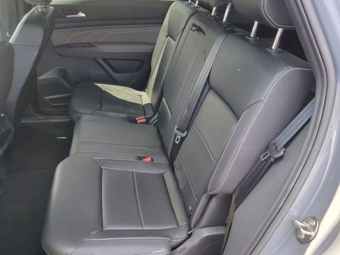 Certified 2023 Volkswagen Atlas Cross Sport SE w/ Panoramic Sunroof Package FWD image 18