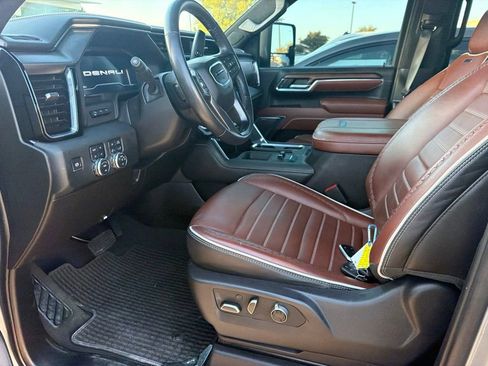 Used 2024 GMC Sierra 3500 Denali Ultimate AWD/4WD image 8