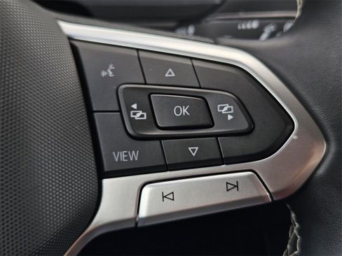 Used 2022 Volkswagen Tiguan SE image 20