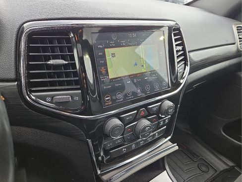 Used 2020 Jeep Grand Cherokee Altitude image 16