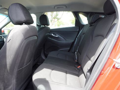 Used 2018 Hyundai Elantra GT FWD image 16