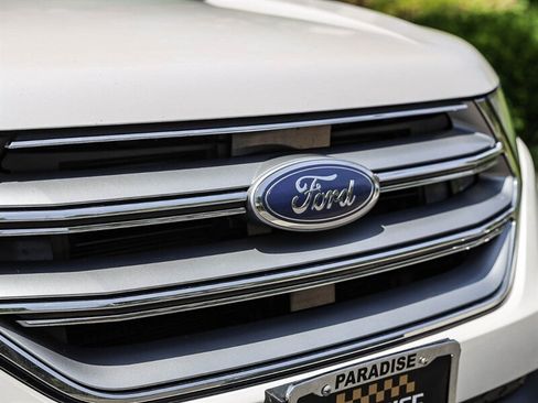 Used 2016 Ford Edge Titanium w/ Technology Package AWD/4WD image 10