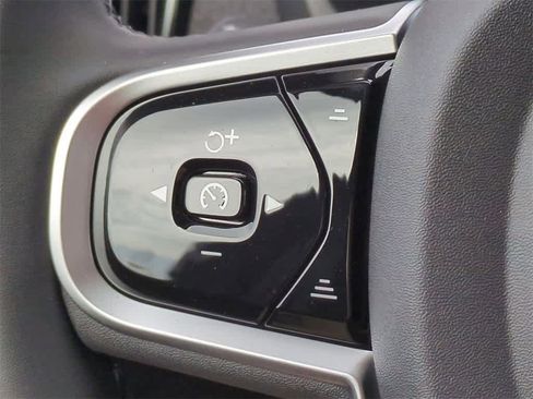 New 2026 Volvo XC90 B6 Plus w/ Protection Package Premier image 23