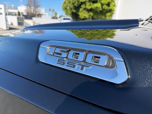 Used 2025 RAM 1500 Laramie image 14