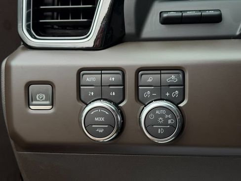 Used 2023 GMC Sierra 1500 Denali w/ Denali Reserve Package AWD/4WD image 45