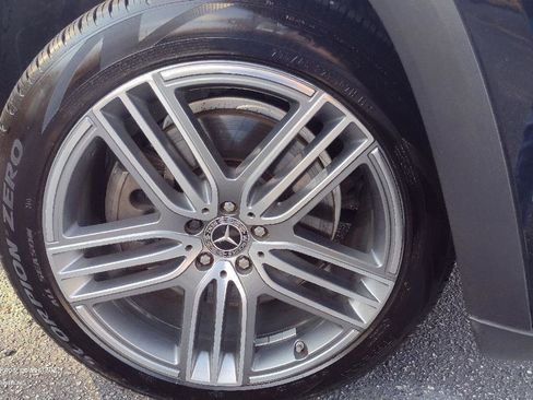 Used 2022 Mercedes-Benz GLS 450 4MATIC image 11