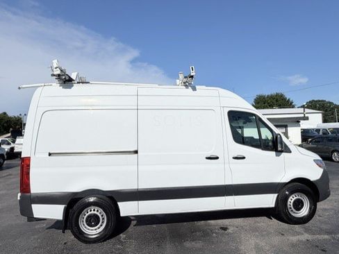 Used 2019 Mercedes-Benz Sprinter 144 image 4