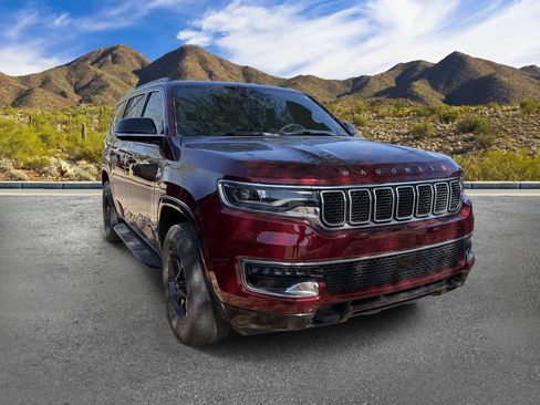 Used 2024 Jeep Wagoneer 4WD w/ HD Trailer Tow Package image 5