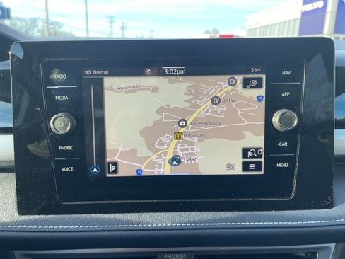 Certified 2025 Volkswagen Taos SEL image 16