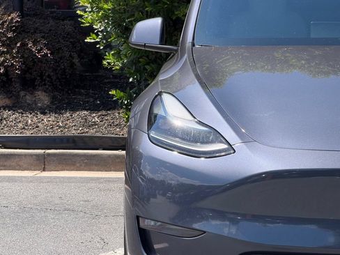 Used 2023 Tesla Model Y Long Range AWD/4WD image 5