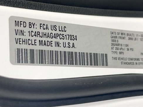 Used 2023 Jeep Grand Cherokee Laredo image 29