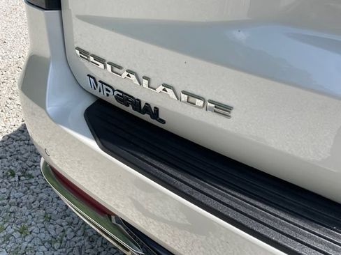 Certified 2024 Cadillac Escalade ESV Premium Luxury AWD/4WD image 13
