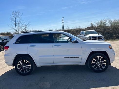 Used 2017 Jeep Grand Cherokee Overland image 5