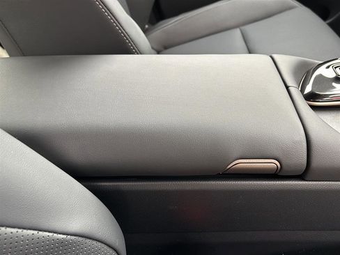 Used 2025 Toyota Crown Signia image 18