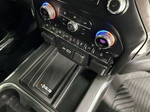 Used 2021 GMC Sierra 1500 AT4 w/ AT4 Premium Package AWD/4WD image 21