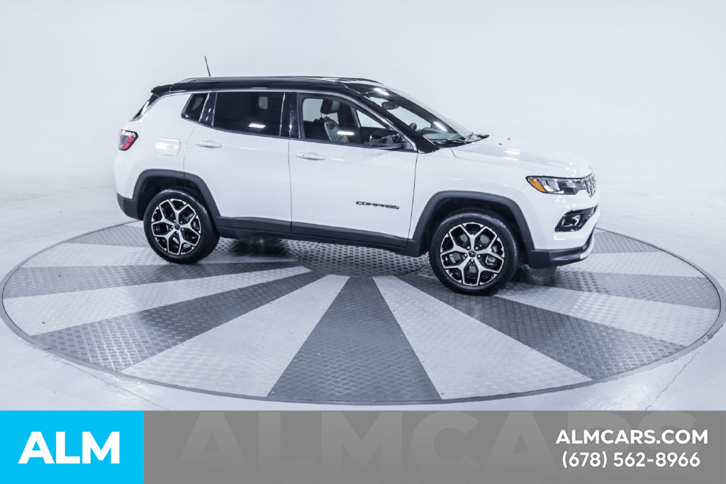 Used 2025 Jeep Compass Limited AWD/4WD image 11
