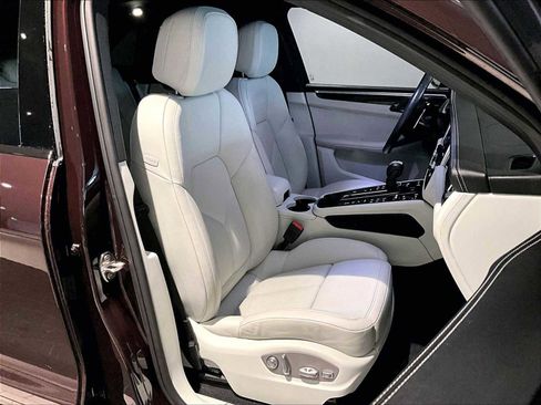 Used 2023 Porsche Macan S image 22