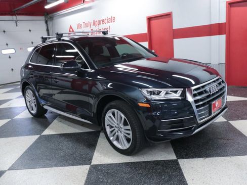 Used 2019 Audi Q5 2.0T Premium Plus w/ Premium Plus Package AWD/4WD image 3
