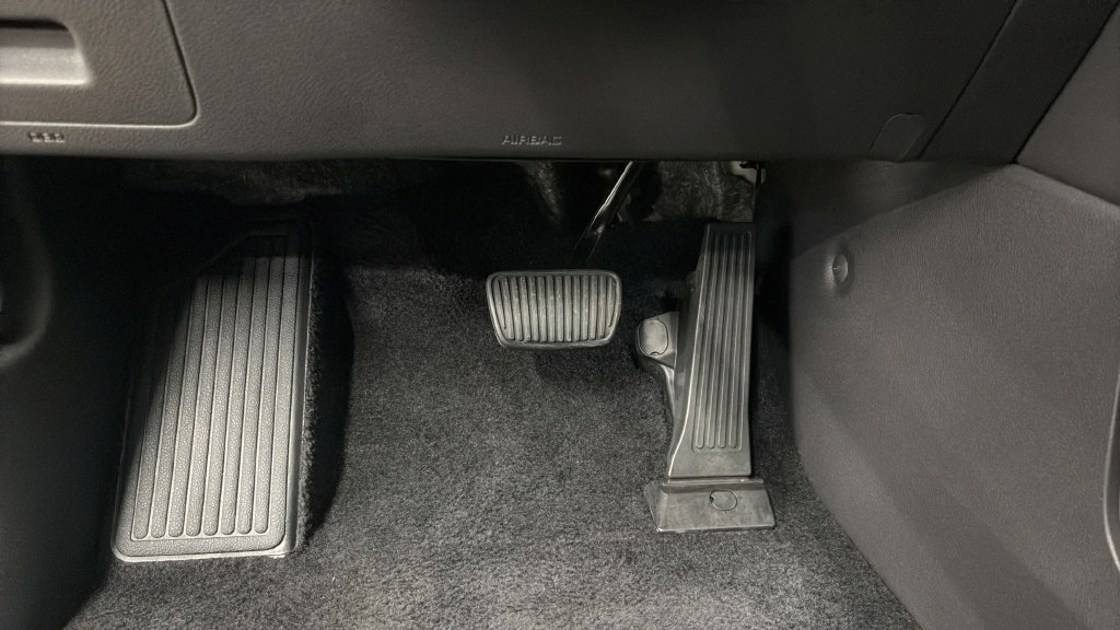 Certified 2026 Kia Carnival SX w/ SX Dark Edition Package FWD image 31