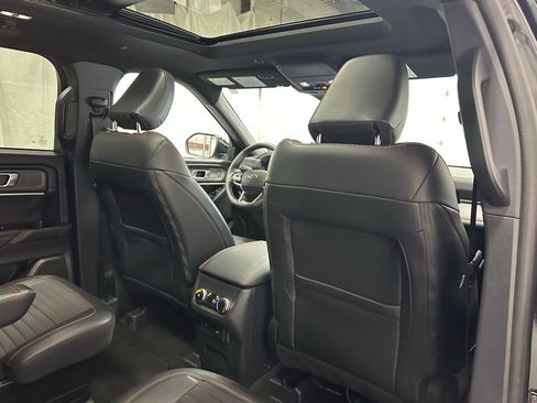 Used 2025 Ford Explorer ST-Line image 56