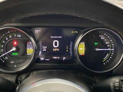 Used 2022 Jeep Wrangler Unlimited Sahara image 16