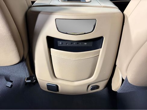 Used 2020 Cadillac Escalade Platinum image 34