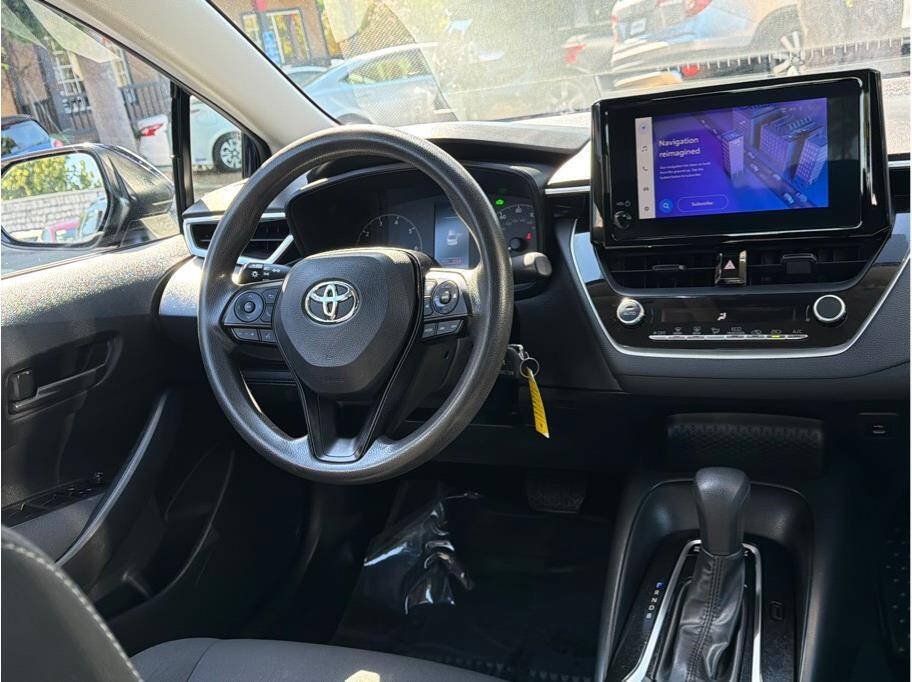 Used 2023 Toyota Corolla LE FWD image 7