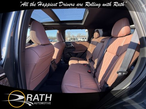 New 2026 Mitsubishi Outlander SEL image 17