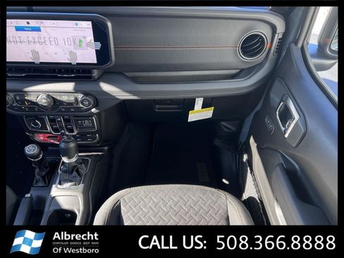 New 2026 Jeep Gladiator Mojave w/ Safety Group image 19