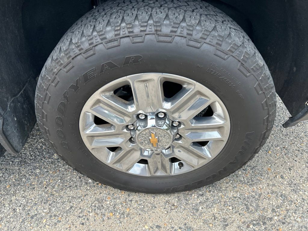 Used 2024 Chevrolet Silverado 2500 High Country w/ High Country Premium Package AWD/4WD image 26