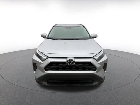 Used 2025 Toyota RAV4 XLE image 4