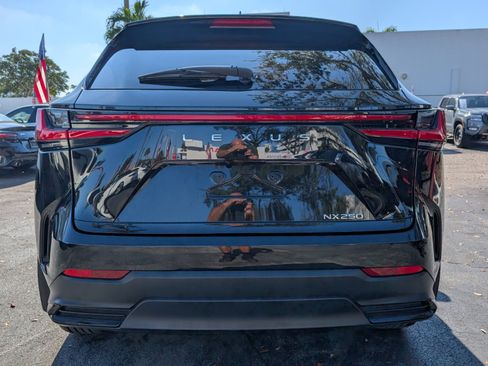 Used 2023 Lexus NX 250 FWD image 11