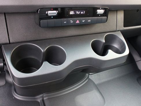 Used 2025 Mercedes-Benz Sprinter 2500 image 18