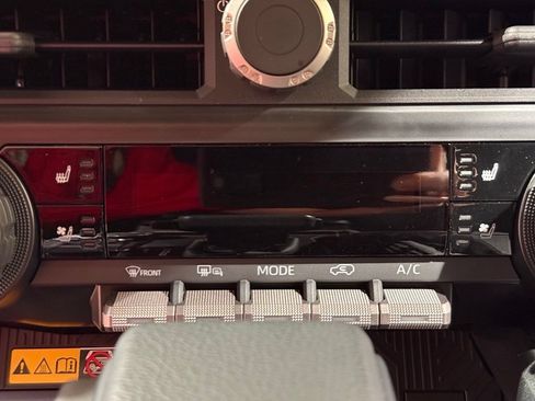 Certified 2025 Toyota 4Runner TRD Off-Road Premium AWD/4WD image 30