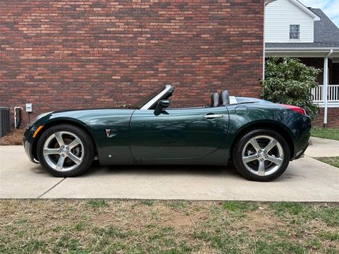 Used 2008 Pontiac Solstice GXP w/ Premium Package image 25