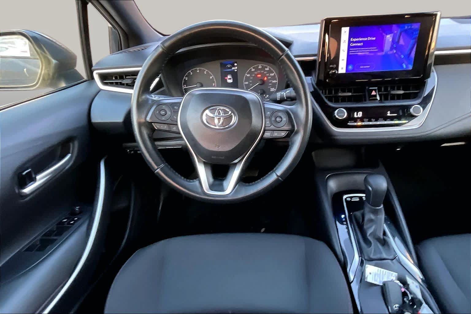 Used 2025 Toyota Corolla SE FWD image 6