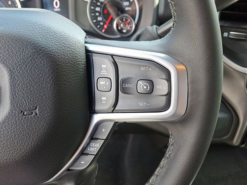 Used 2025 RAM 2500 Big Horn AWD/4WD image 10